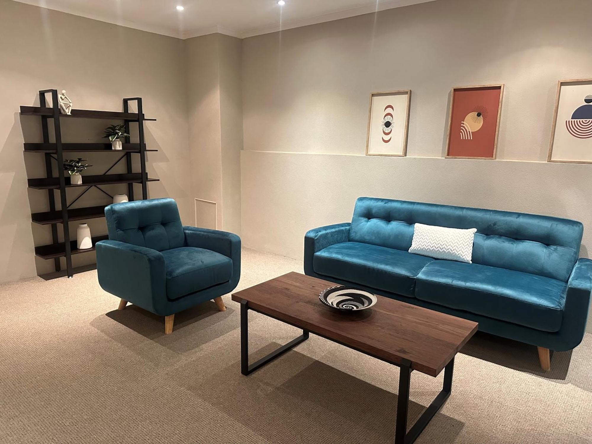 Sea Point Flat - 130m2 In Basement With Patio Apartment Cape Town